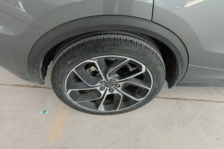 Used Lynk & Co 05 2020 2.0TD Two-Wheel Drive Shine Halo Exterior 3