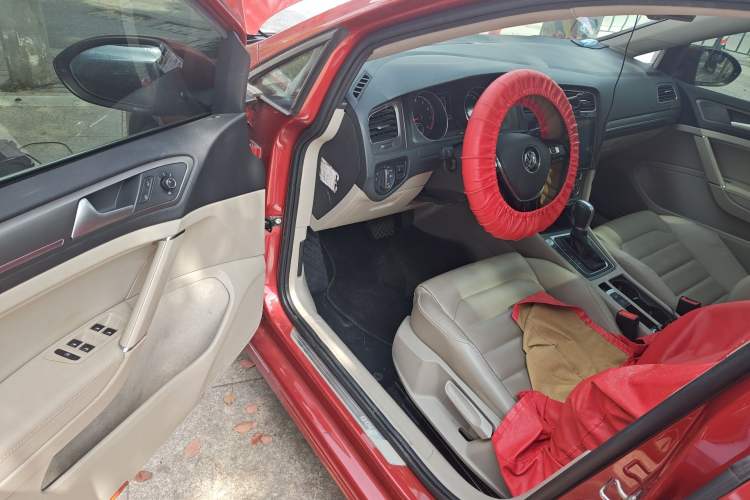 Used Volkswagen Golf 2015 1.4TSI Automatic Luxury Model