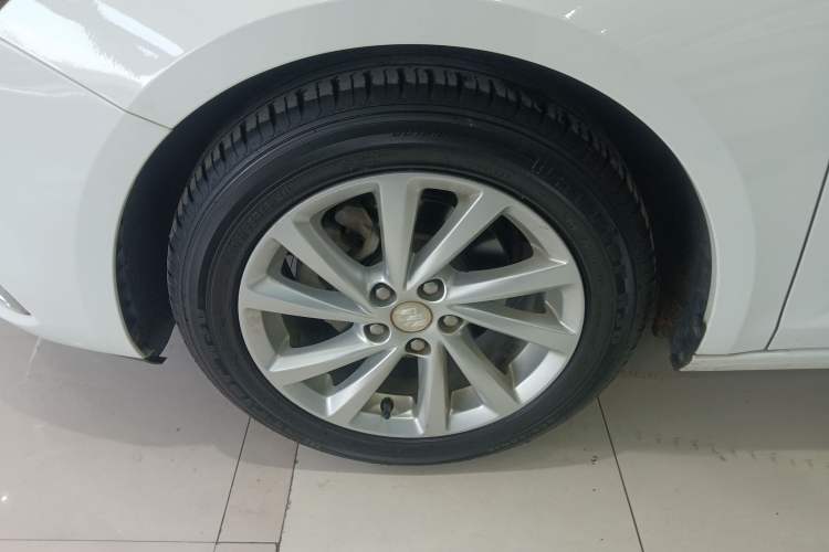 Used Buick Verano 2017 Sedan 15S Automatic Leading Model Left Front Wheel Hub