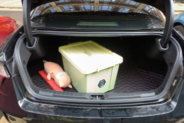 Used Lynk & Co 03 2019 2.0TD Automatic Trend Edition Trunk