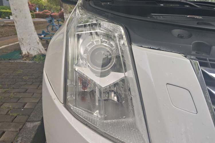 Used Cadillac SRX 2015 3.0L Elite Model Right Front Headlight