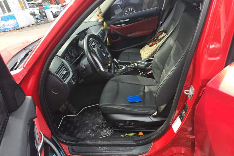 Used BMW X1 2015 sDrive18i Leading Edition
