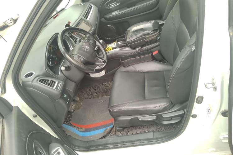 Used Honda Vezel 2015 1.8L CVT Four-Wheel Drive Flagship Model
