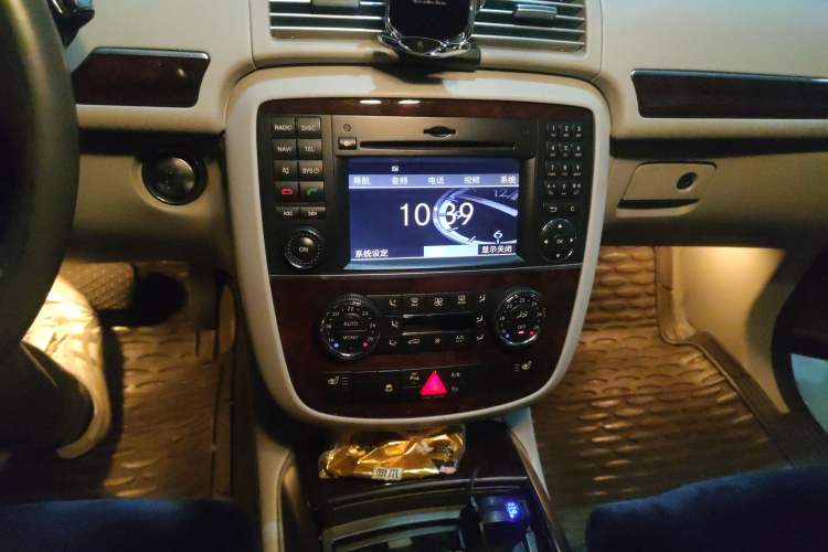 Used Mercedes-Benz R-Class 2011 R 350 L 4MATIC
