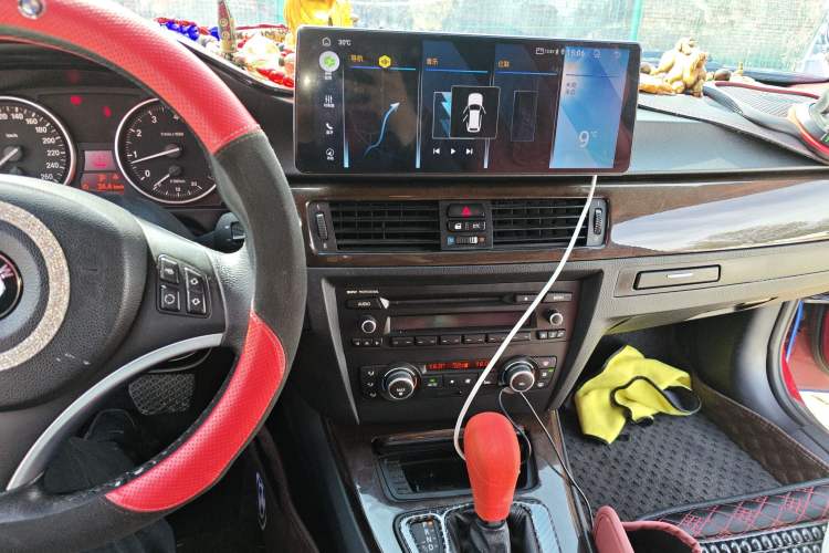 Used BMW 3 Series 2010 325i Sport Edition Audio And AC Panel