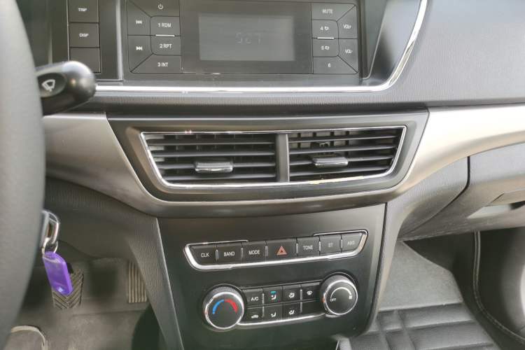 Used CHANGAN KAICHENG Oushang A600 2017 1.5L Manual Standard Edition Audio And AC Panel