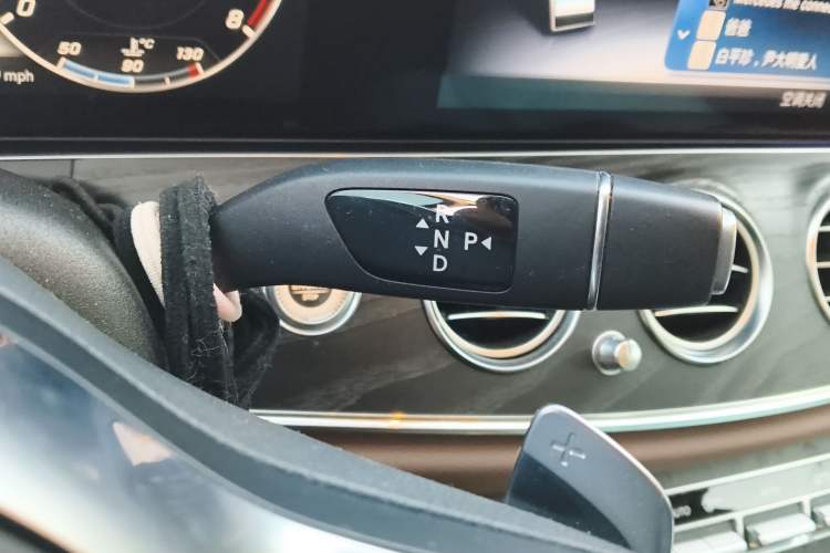 Used Mercedes-Benz E-Class 2019 Restyled E 300 L Sporty and Stylish Edition Gear Lever