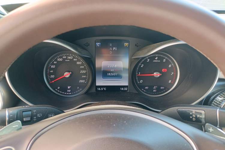 Used Mercedes-Benz GLC 2016 GLC 260 4MATIC Luxury Model