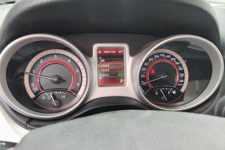 Used Dodge Journey 2015 2.0TD Four-Wheel Drive Luxury Edition Instrument Cluster