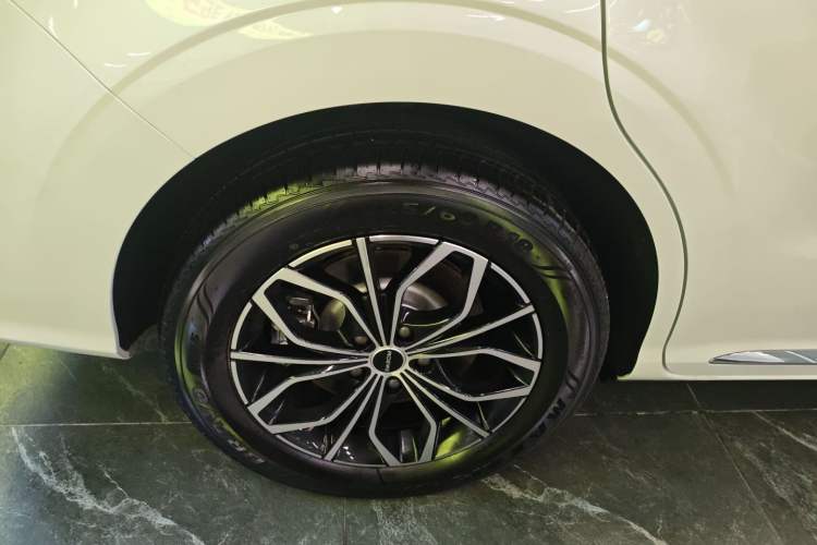 Used Roewe iMAX8 New Energy 2025 1.5T DMH Lu Zun Deluxe Edition
