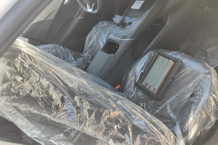 Used CHANGAN Eado 2025 Blue Whale 1.5T 500Bar Prestige Model
