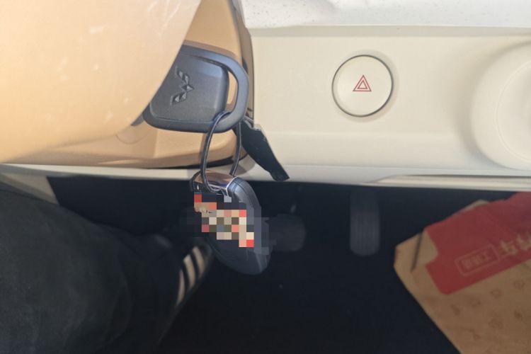 Used Wuling Hongguang MINIEV 2024 3rd Generation 215km Youth Edition Vehicle Key