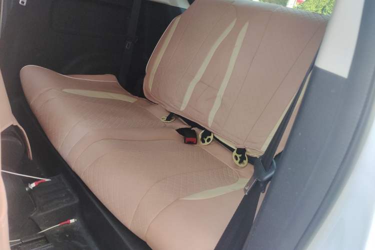 Used Roewe Clever 2022 311km QiQi BoBo Edition Left Rear Seat