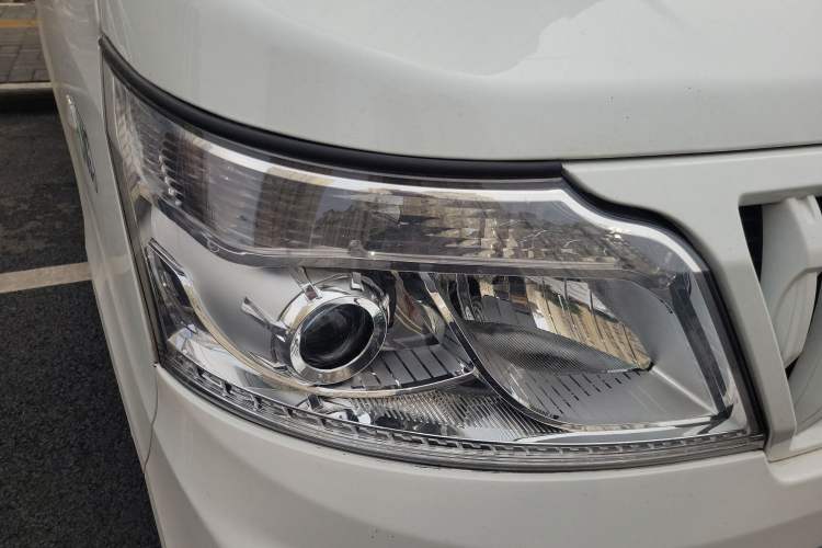 Used CHANGAN KAICHENG Ruixing M60 2023 1.6L CNG Comfort Van 2 Seats Right Front Headlight