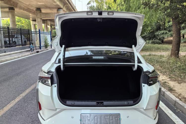 Used Dongfeng Aeolus Yixuan 2021 230T Automatic Glory Edition