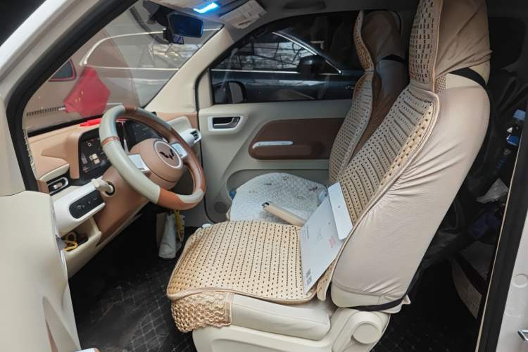 Used Wuling Hongguang MINIEV 2024 3rd Generation 215km Advanced Version
