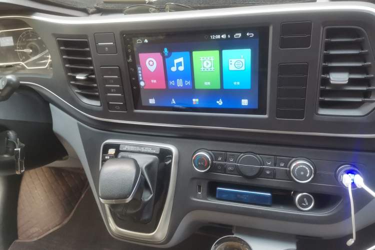 Used SAIC MAXUS Xintu V80 