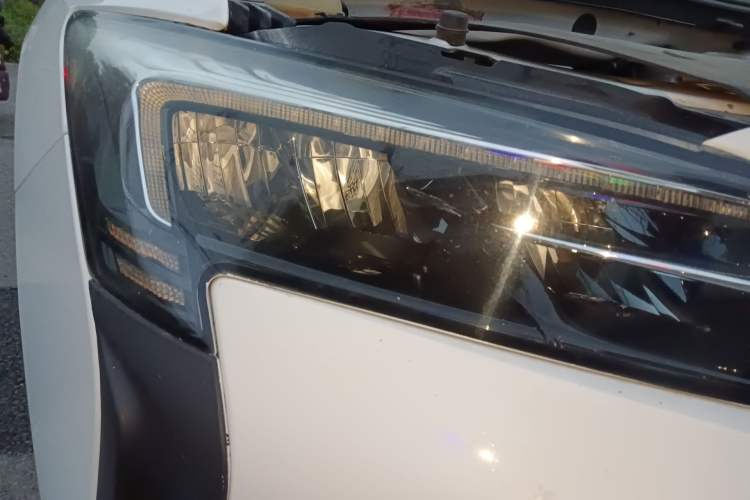 Used Buick Velite 6 2019 Connected Fashion Model
