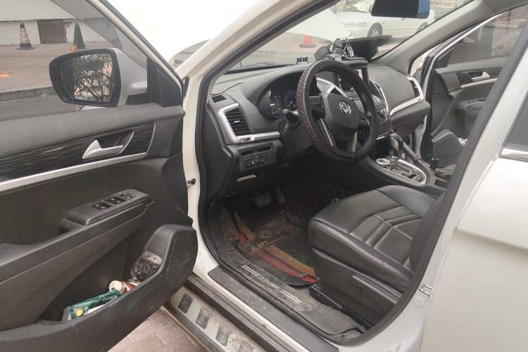 Used Dongfeng Aeolus AX7 2016 2.0L Automatic Zhiyue Trim