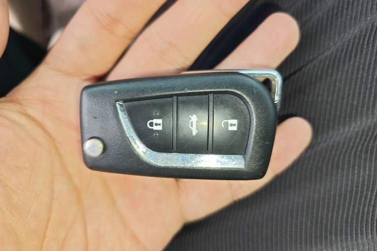 Used Toyota Highlander 2009 3.5L 4x4 7-Seater Luxury Edition Vehicle Key