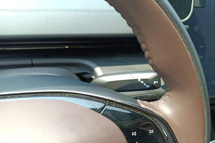 Used CHANGAN NEVO A07 2025 All-Electric "True Fragrance" Edition 710-Mile Long-Range Version Gear Lever