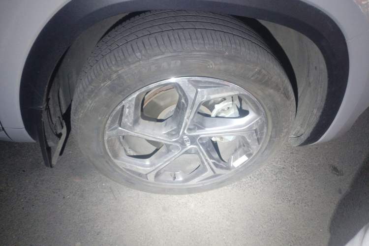 Used Geely Auto Monjaro L 2024 2.0TD High-Power Automatic Two-Wheel Drive Yunqi Version Right Front Wheel Hub