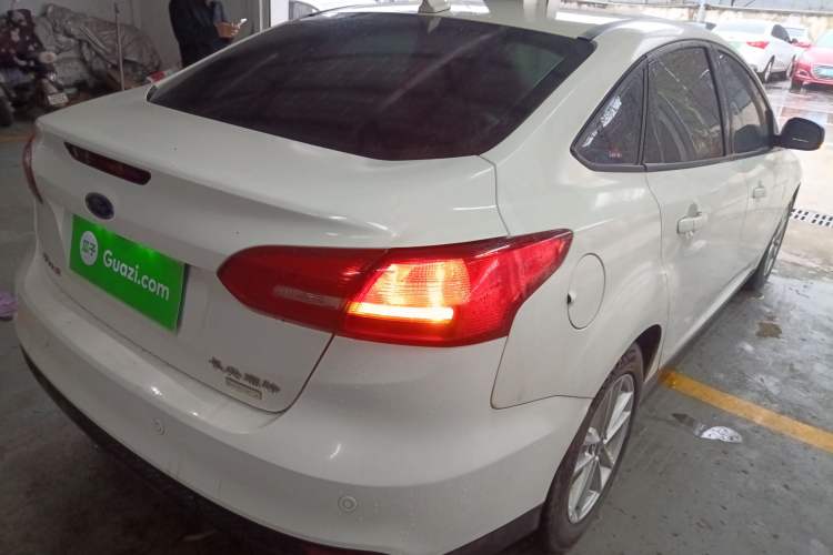 Used Ford Focus 2017 Sedan EcoBoost 125 Automatic Supreme Style SmartDrive Edition
