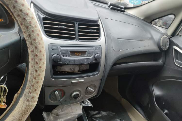 Used Chevrolet Sail 2013 Sedan 1.2L Manual Fashionable Happiness Edition