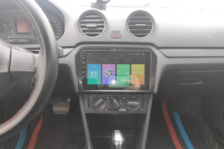 Used Volkswagen Jetta 2015 Value Edition 1.6L Automatic Fashion Version Audio And AC Panel