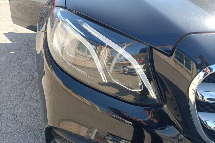 Used Mercedes-Benz E-Class 2018 E 300 L Sporty and Stylish Model
