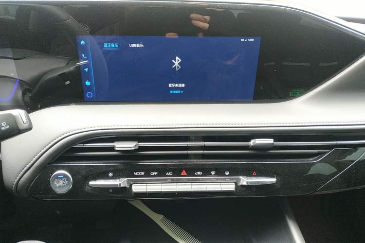 Used Dongfeng Aeolus Huge 2024 Mach Power 1.5T Luxury Model
