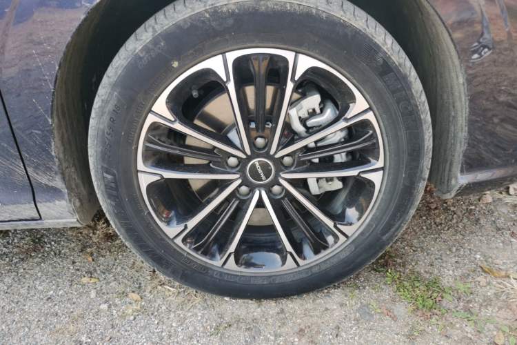 Used Roewe iMAX8 2022 400TGI Celebration Edition Right Front Wheel Hub