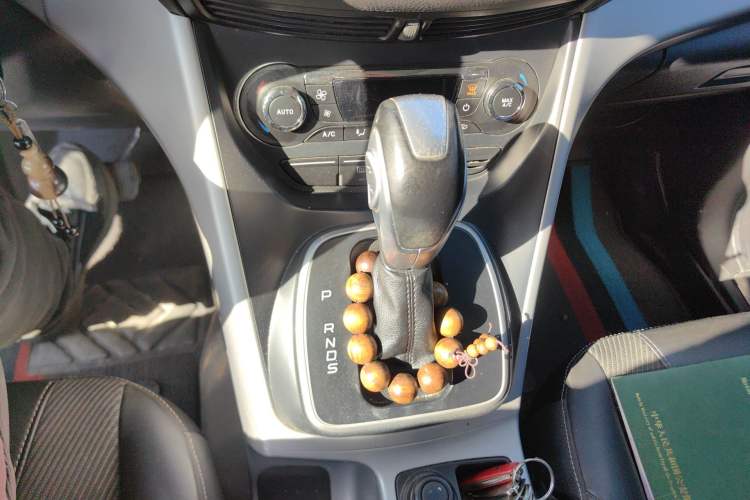 Used Ford Kuga 2013 1.6L GTDi Two-Wheel-Drive Trend Model