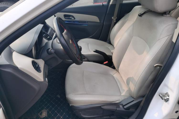 Used Chevrolet Cruze 2015 1.5L Classic SE MT
