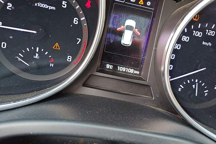 Used Hyundai Santa Fe 2017 2.4L Automatic Two-Wheel Drive Smart Version 5 Seats
