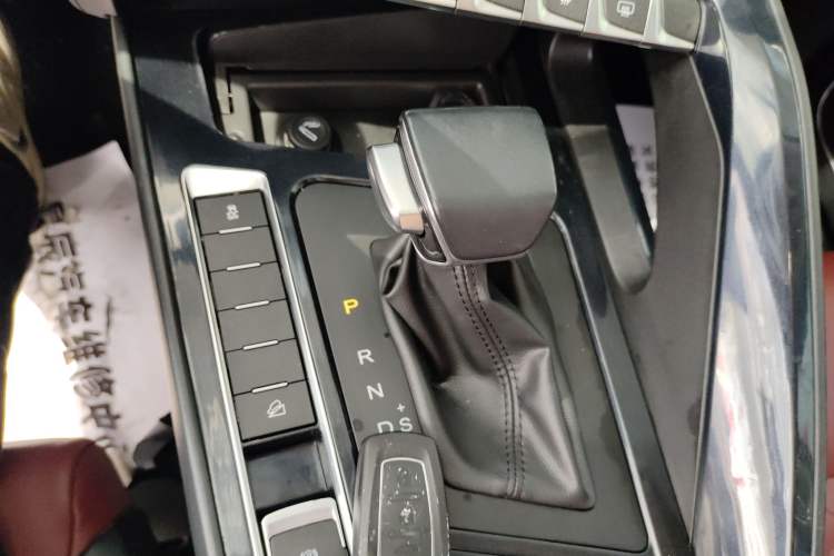 Used FORTHING T5 2020 1.5T Automatic Luxury Model China VI Standard Gear Lever