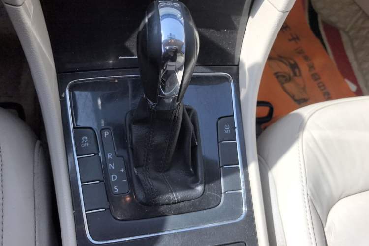 Used Volkswagen Passat 2014 1.4TSI DSG Prestige Edition Gear Lever