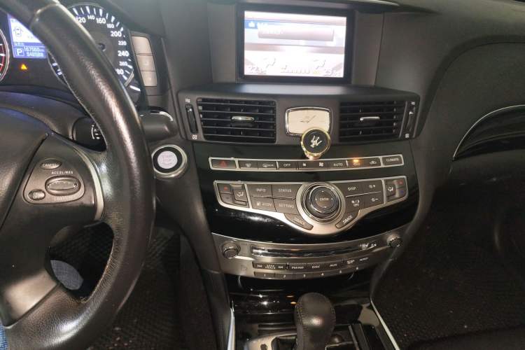 Used Infiniti Q70 2015 Q70L 2.5L Elite Edition Audio And AC Panel