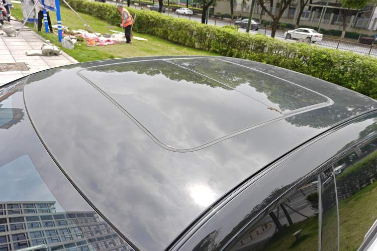 Used Lynk & Co 07 2024 EM-P 126 Long-Range Pro Roof