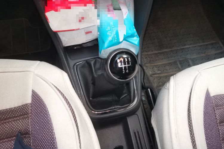 Used Volkswagen Jetta 2015 1.6L Manual Comfort Model Gear Lever