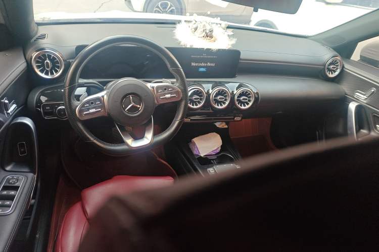 Used Mercedes-Benz A-Class 2021 A 200 L Sport Sedan Fashion Model
