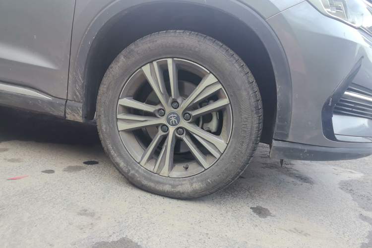 Used BYD Song Pro 2021 1.5T Automatic Luxury Model Right Front Wheel Hub