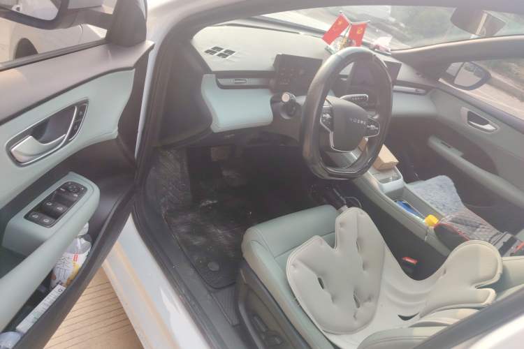 Used Roewe D6 2025 450km Deluxe Edition
