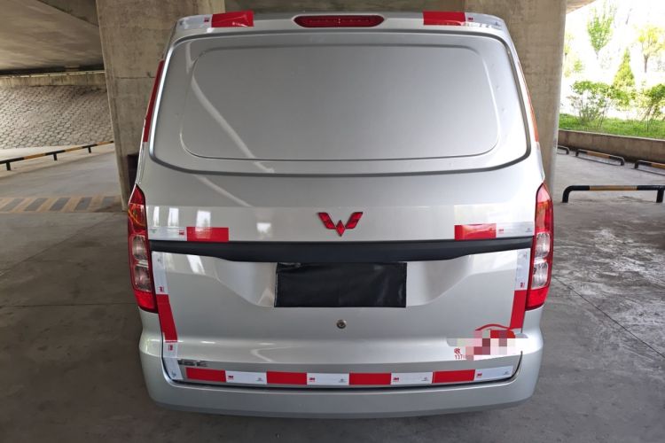 Used Wuling Hongguang V 2022 1.5L Jingqu Edition Enclosed-Window Vehicle with Electric Power Steering LAR Rear