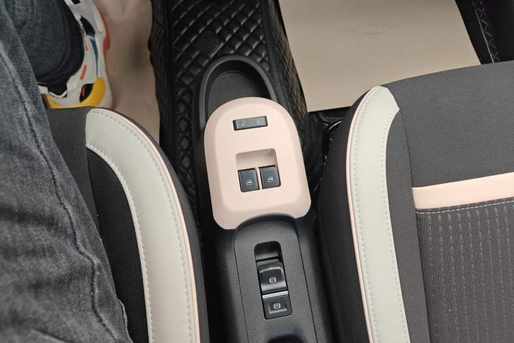 Used ORA Black Cat 2022 351 km Comfort Version Ternary Lithium