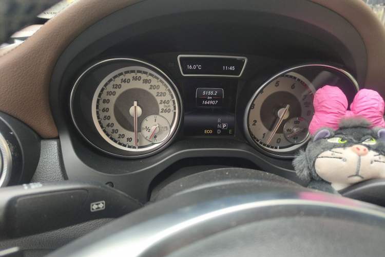 Used Mercedes-Benz CLA 2014 CLA 260 4MATIC Odometer Close Up