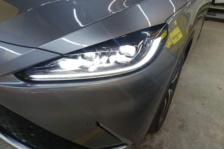 Used ARCFOX Alpha S 2021 708S+ 175kW Left Front Headlight