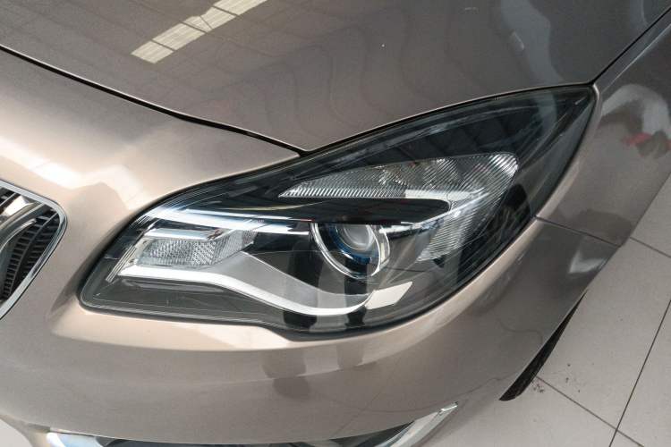 Used Buick Regal 2015 2.0L Elite Fashion Edition Left Front Headlight