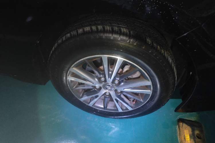 Used Toyota Levin 2016 1.6G-L CVT Leading Edition Right Front Wheel Hub