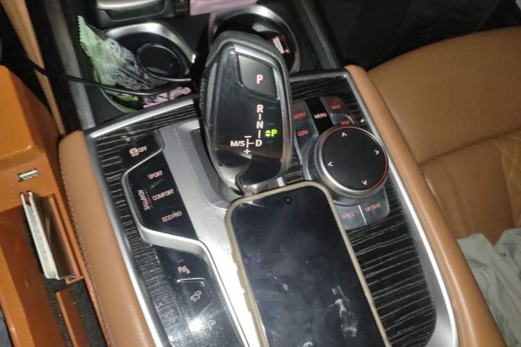 Used BMW 7 Series 2018 730Li Luxury Edition M Sport Package Gear Lever